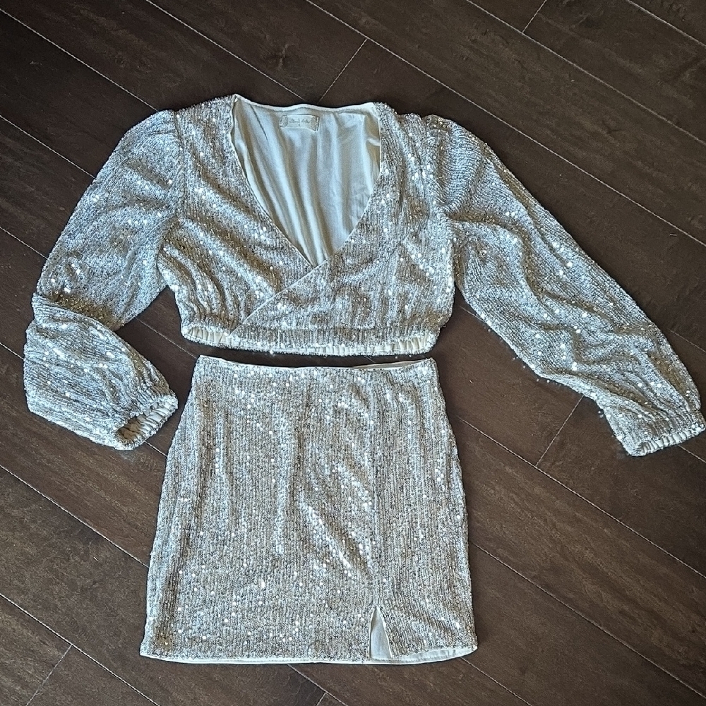 Silver/Gold Sequin Crop Top and Skirt Set ALTARD STATE XS/S Set